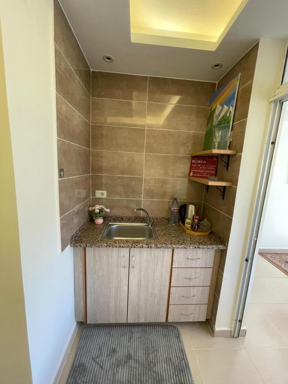 Classy Hostel Madaba Esterno foto